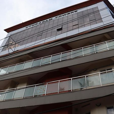 Готель Uthradam Towers Thiruvananthapuram Екстер'єр фото